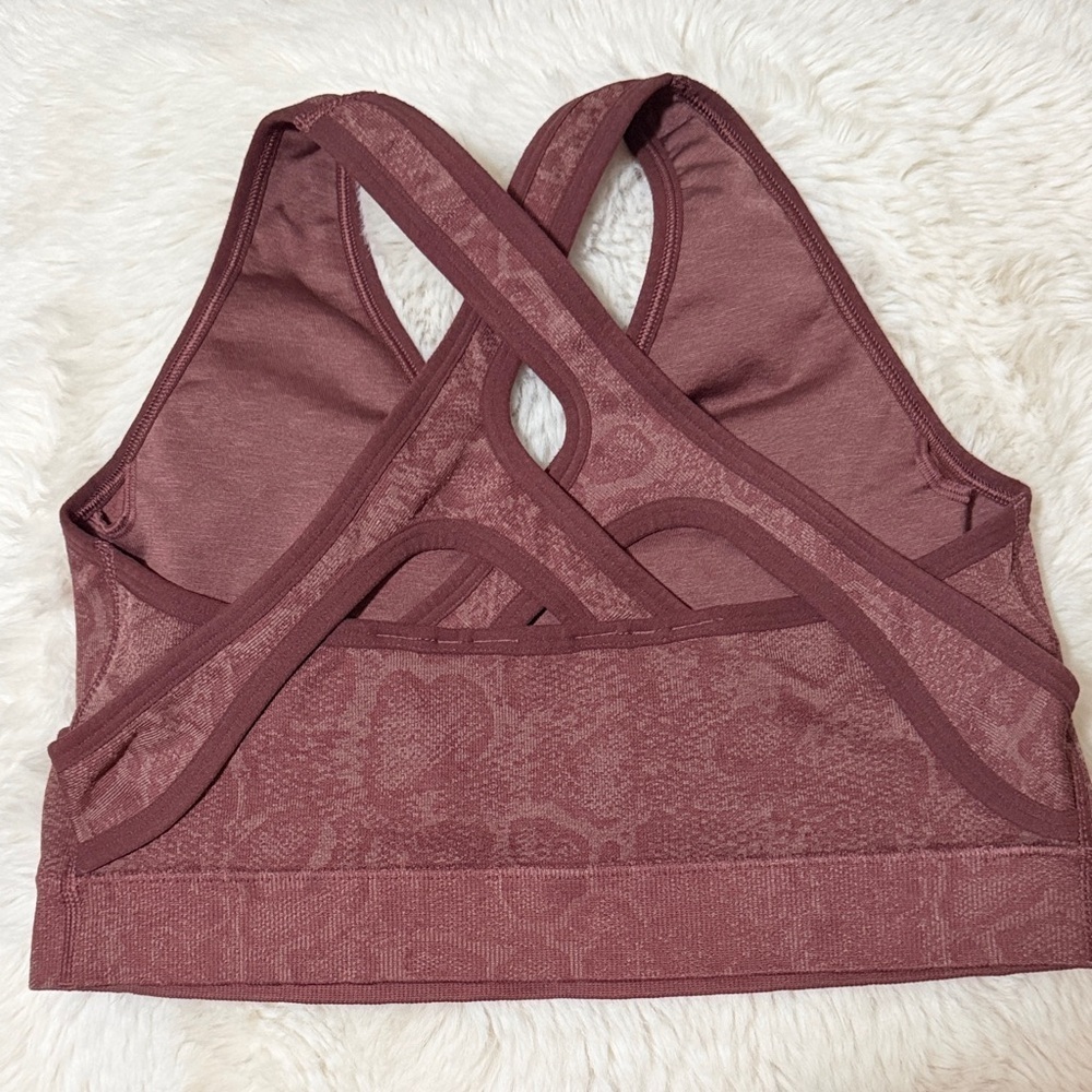 Gymshark Cross-Back Sports Bra - Maroon - Picture 3 of 4